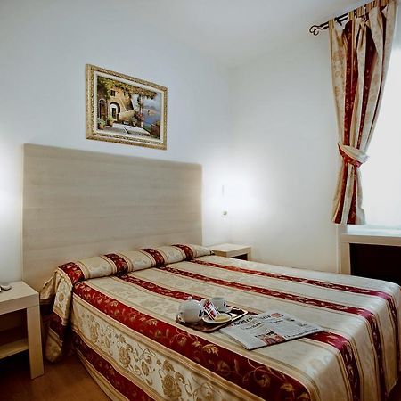 Hotel Saturnia Рим Стая снимка