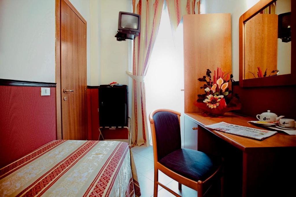 Hotel Saturnia Рим Екстериор снимка