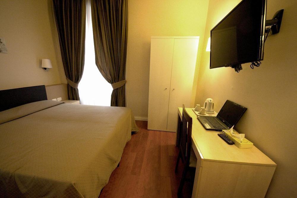 Hotel Saturnia Рим Екстериор снимка